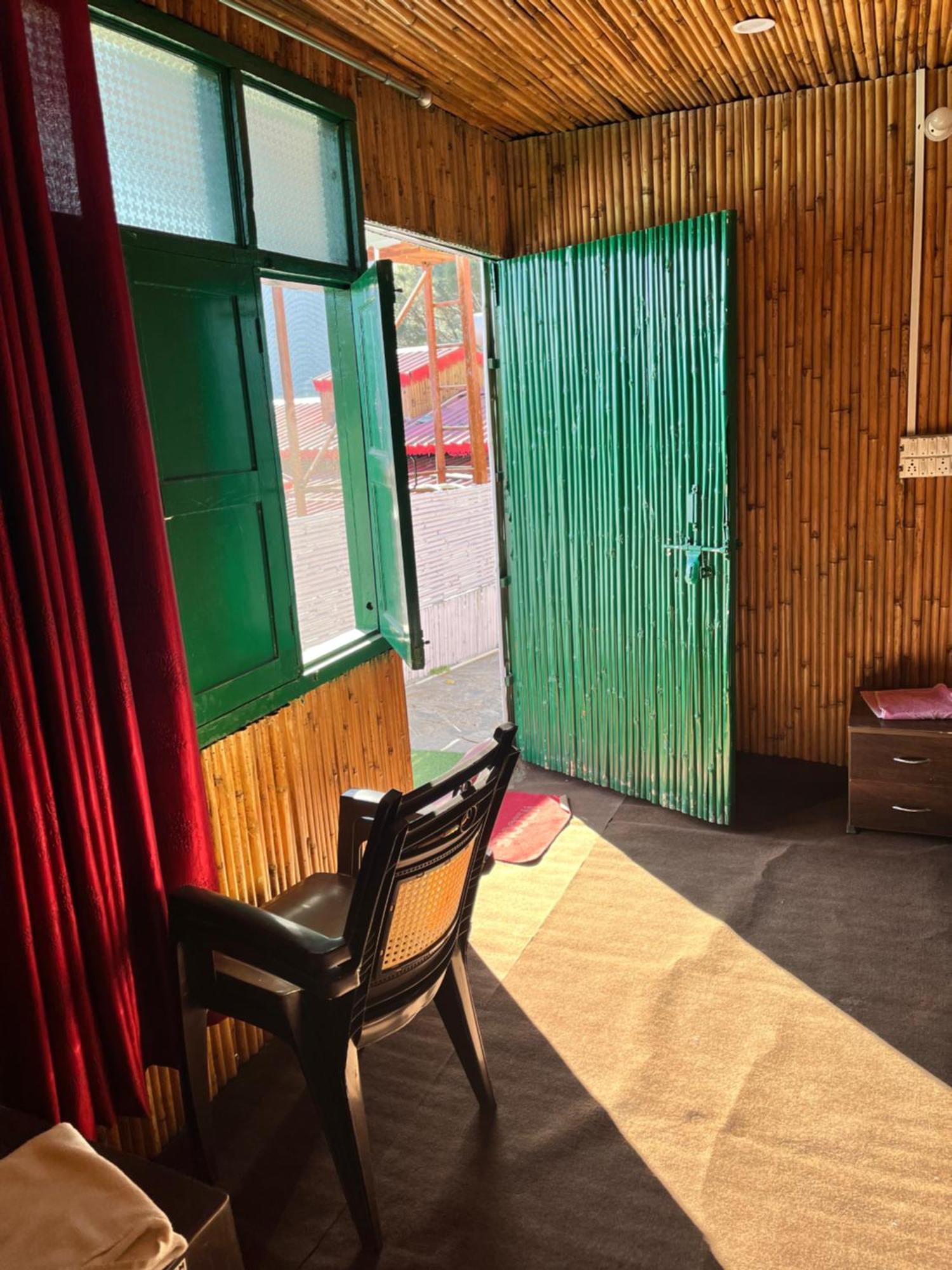 Pahaadi Dhun Homestay Chamba  Ngoại thất bức ảnh